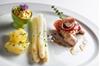 sebastianstocker-hasenkeule-in-rohschinkenmantel-an-terlaner-spargel-mit-bozner-sauce-hirschenwirt-7